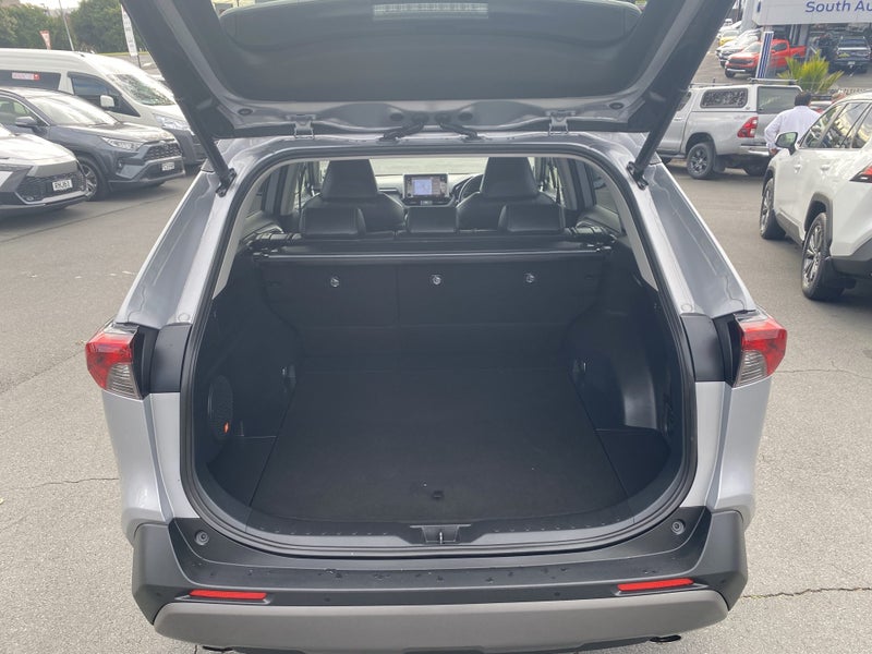 2021 Toyota RAV4 Limited 2.5P Hybrid AWD SUV image 5
