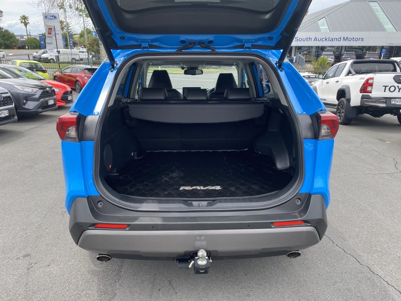2021 Toyota RAV4 Limited 2.5P Hybrid AWD SUV image 4