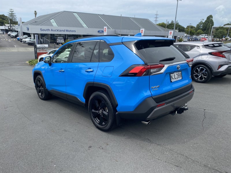 2021 Toyota RAV4 Limited 2.5P Hybrid AWD SUV image 5