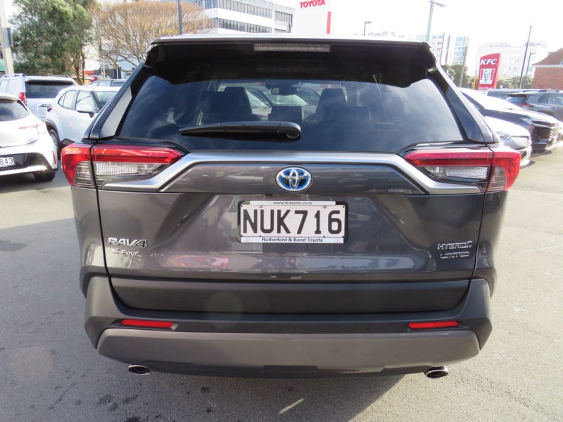 2021 Toyota RAV4 Limited 2.5P Hybrid ECVT AWD SUV image 5