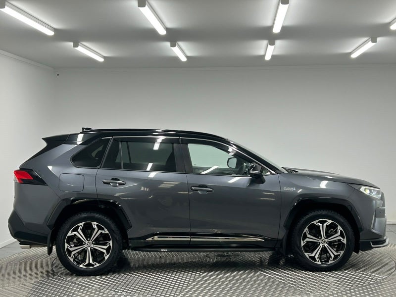 2021 Toyota RAV4 PHV Black Tone 2.5 4WD image 2