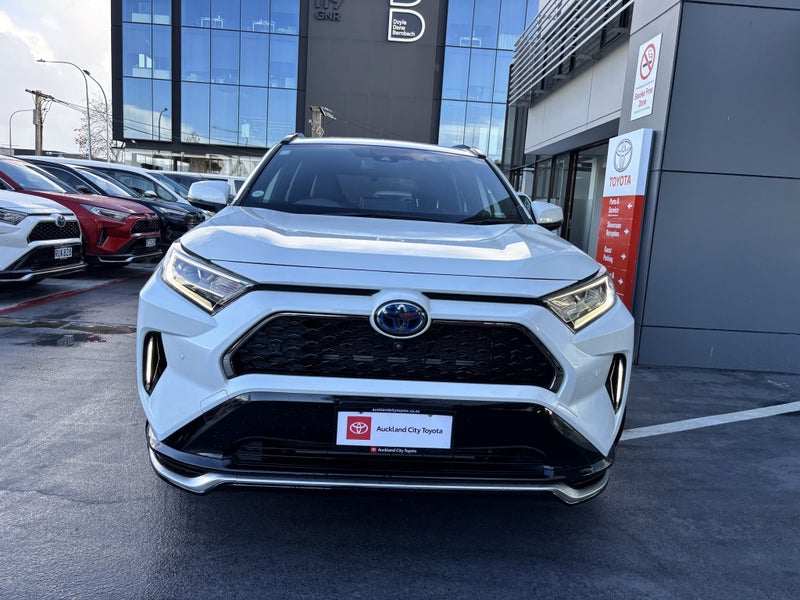 2021 Toyota RAV4 PHV GZ 2.5 HYBRID LUXURY SUV image 4