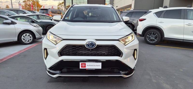 2021 Toyota RAV4 PHV GZ 2.5 HYBRID LUXURY SUV image 3