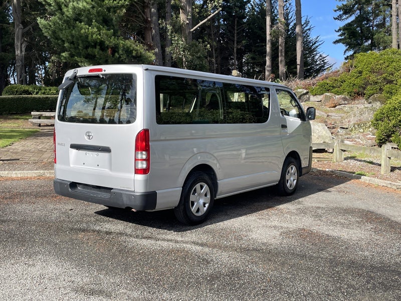 2021 Toyota Regius Hiace 4WD image 3