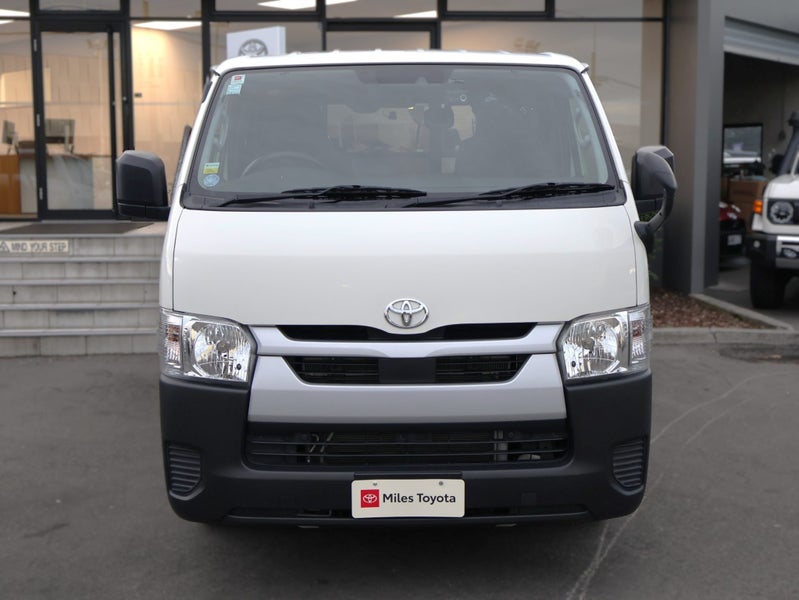 2021 Toyota Regius Hiace DIESEL DX GL, Auto image 2