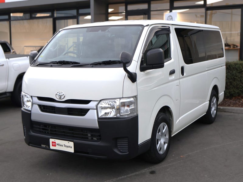 2021 Toyota Regius Hiace DIESEL DX GL, Auto image 3