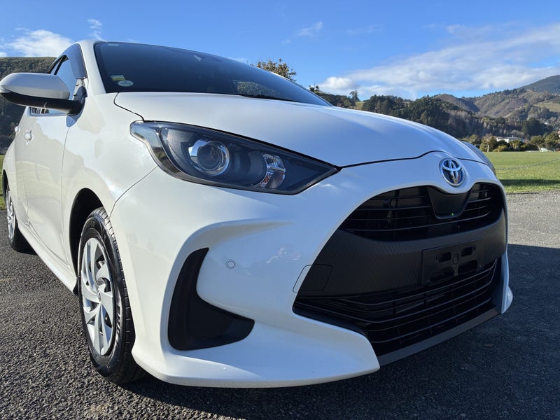 2021 Toyota Yaris 1.5 Hybrid image 3