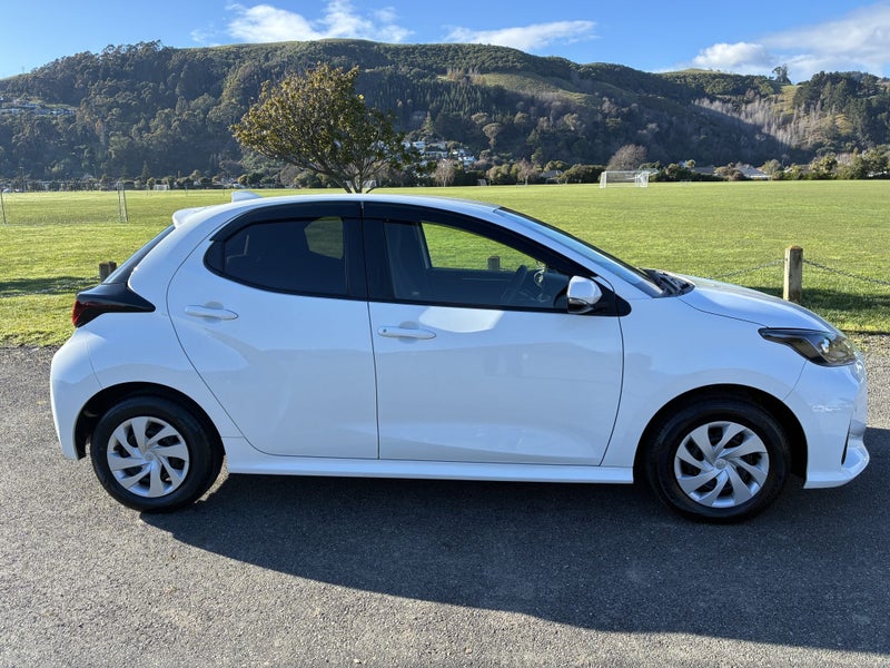 2021 Toyota Yaris 1.5 Hybrid image 5