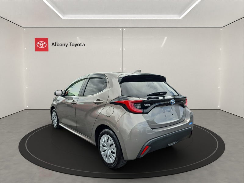 2021 Toyota Yaris 1.5 Hybrid 5 Dr Hatch image 5