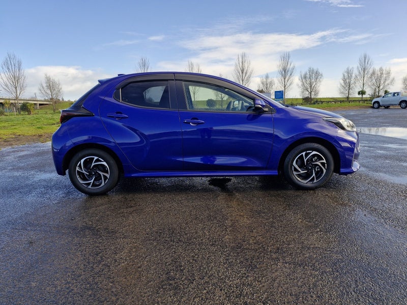 2021 Toyota Yaris 1.5 Hybrid G 5 Dr Hatch CVT 2... image 3