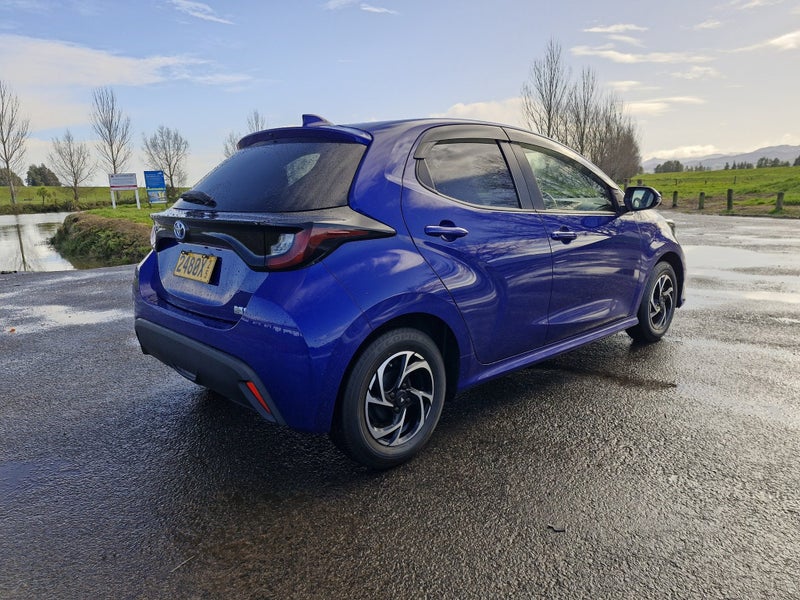 2021 Toyota Yaris 1.5 Hybrid G 5 Dr Hatch CVT 2... image 5