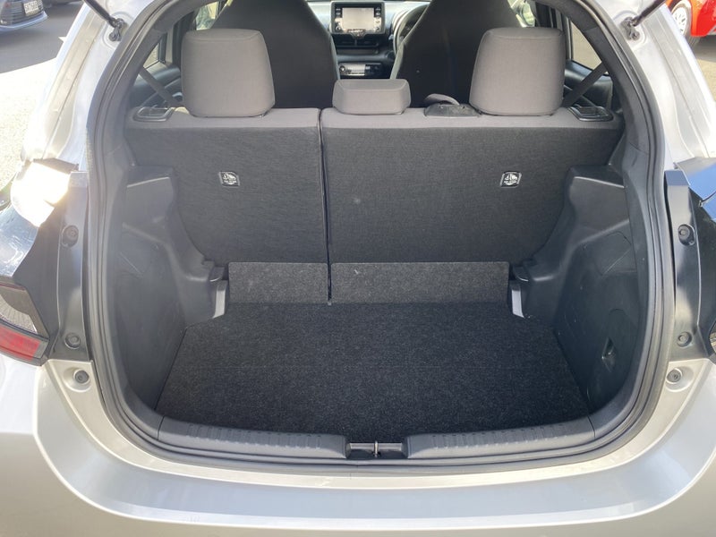 2021 Toyota Yaris 1.5 Hybrid X image 4