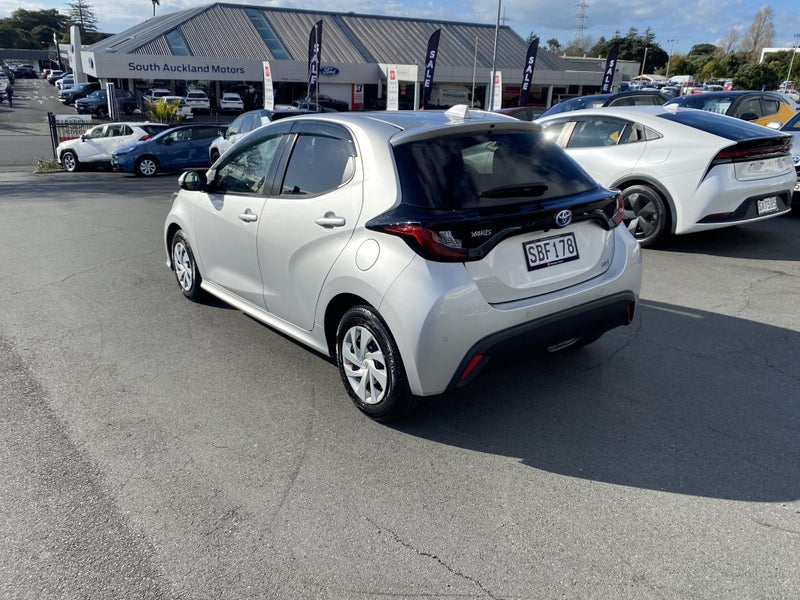 2021 Toyota Yaris 1.5 Hybrid X image 5