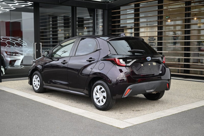 2021 Toyota Yaris 1.5 Hybrid X 2WD Hatchback image 3