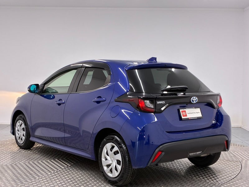 2021 Toyota Yaris 1.5 Hybrid X image 5