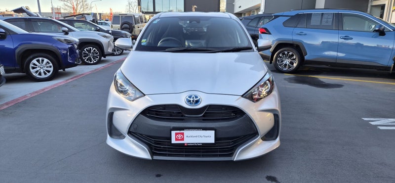 2021 Toyota Yaris 1.5 Hybrid X 5 Dr Hatch CVT 2... image 3