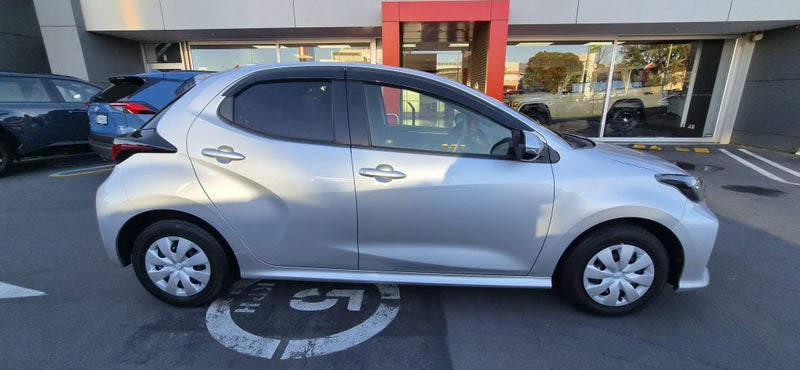 2021 Toyota Yaris 1.5 Hybrid X 5 Dr Hatch CVT 2... image 4