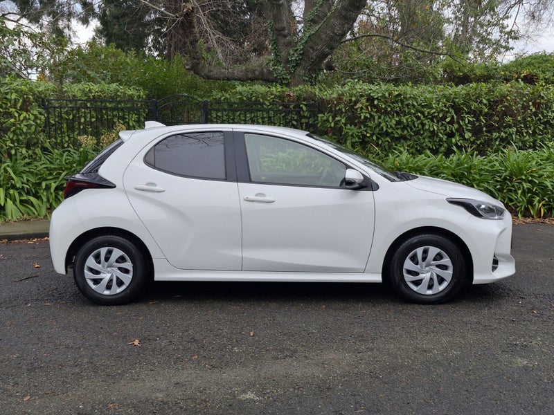2021 Toyota Yaris 1.5 Hybrid X 5 Dr Hatch CVT 2... image 2