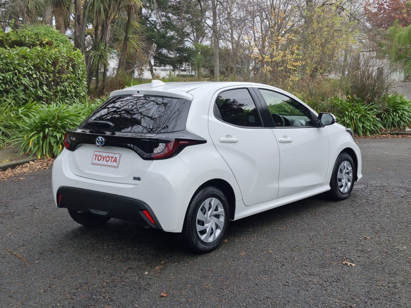 2021 Toyota Yaris 1.5 Hybrid X 5 Dr Hatch CVT 2... image 3