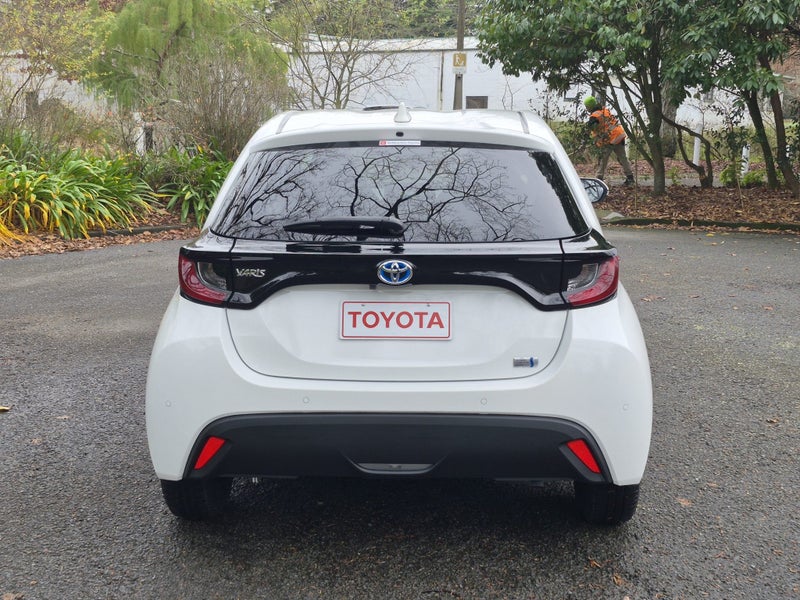 2021 Toyota Yaris 1.5 Hybrid X 5 Dr Hatch CVT 2... image 4