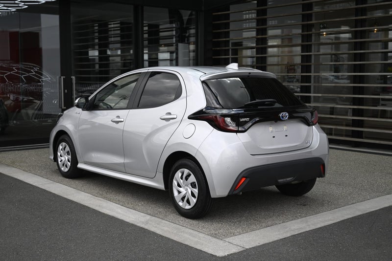 2021 Toyota Yaris 1.5 Hybrid X 5 Dr Hatch CVT 2... image 2