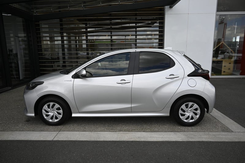2021 Toyota Yaris 1.5 Hybrid X 5 Dr Hatch CVT 2... image 3