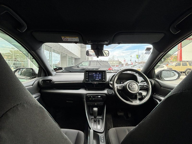 2021 Toyota Yaris 1.5 Hybrid X image 4