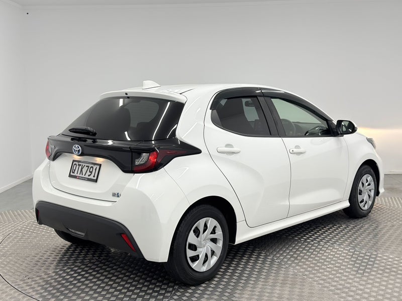 2021 Toyota Yaris 1.5 Hybrid X image 3