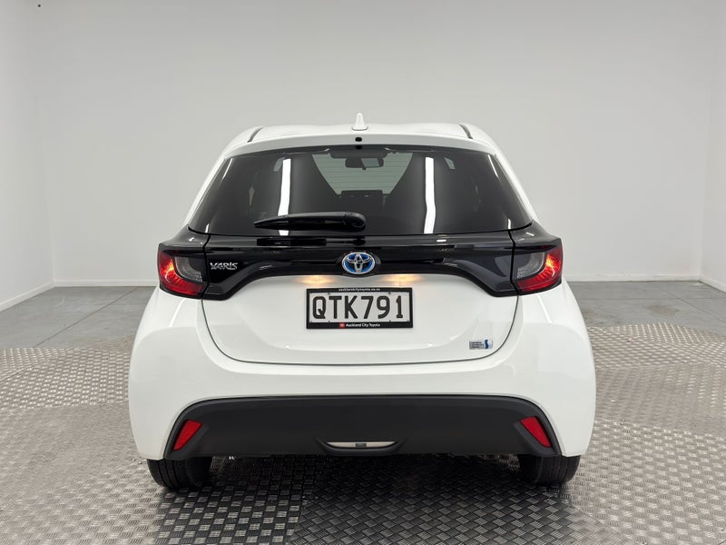 2021 Toyota Yaris 1.5 Hybrid X image 4
