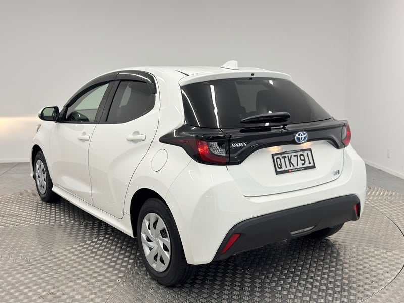 2021 Toyota Yaris 1.5 Hybrid X image 5