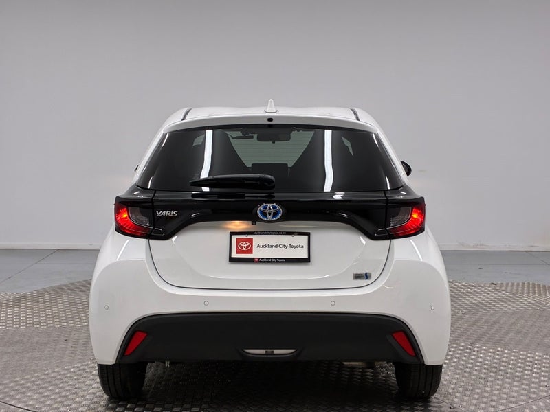 2021 Toyota Yaris 1.5 Hybrid X image 4