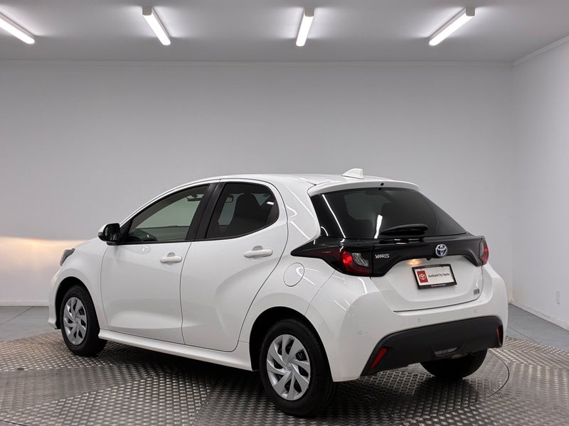 2021 Toyota Yaris 1.5 Hybrid X image 5