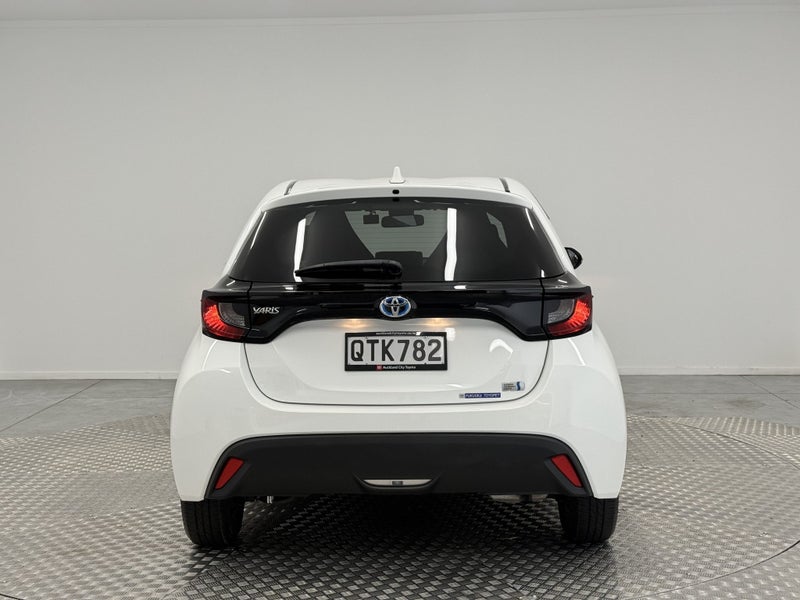 2021 Toyota Yaris 1.5 Hybrid X image 4