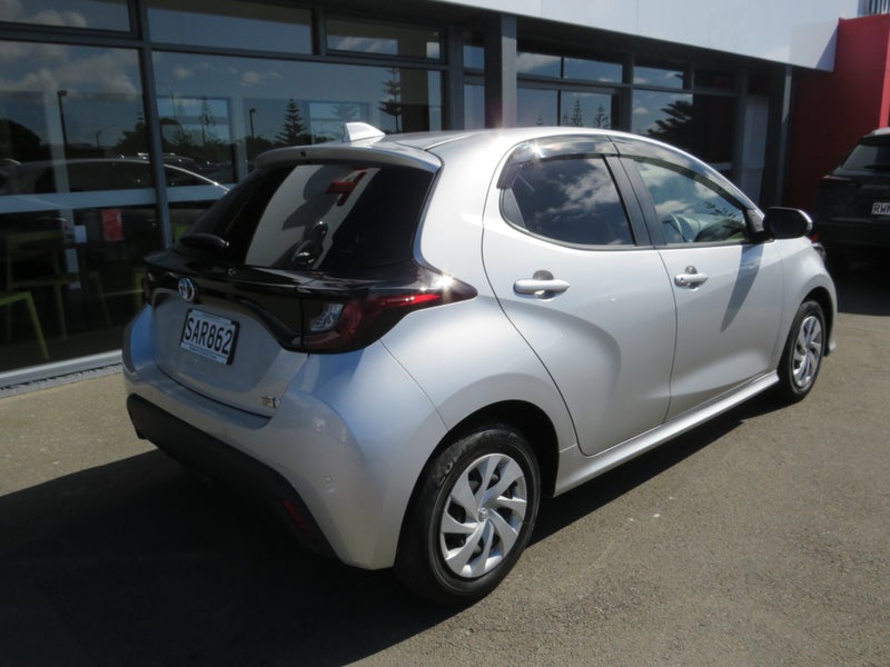 2021 Toyota Yaris 1.5 Hybrid X image 5