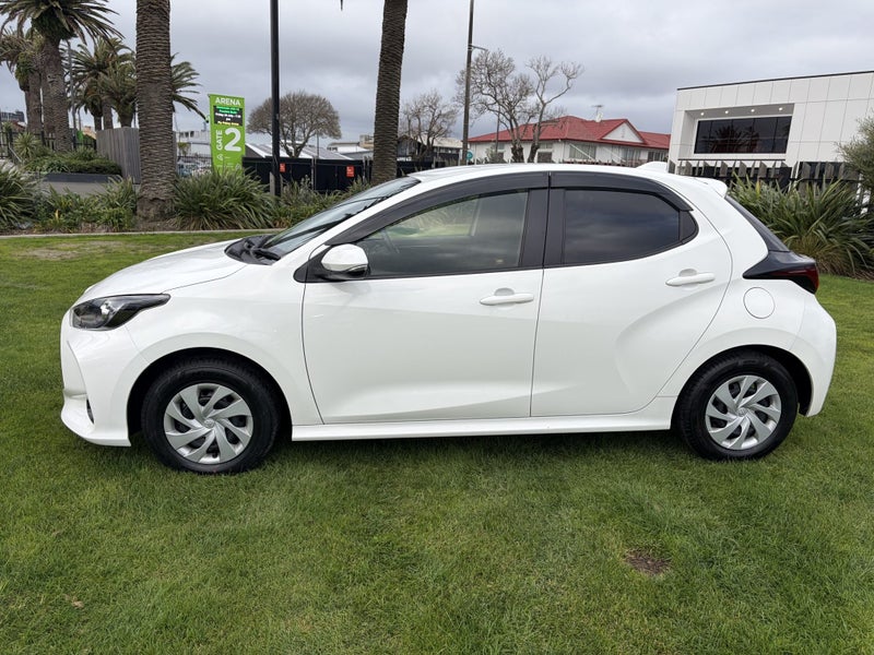 2021 Toyota Yaris 1.5 Hybrid X Automatic Hatch... image 2