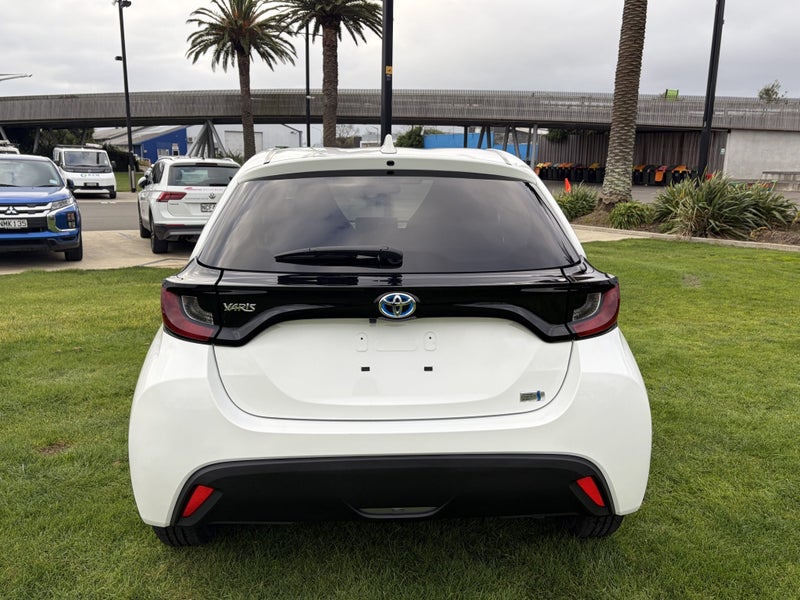 2021 Toyota Yaris 1.5 Hybrid X Automatic Hatch... image 5