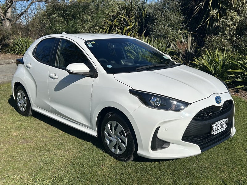 2021 Toyota Yaris 1.5 Hybrid X Automatic Hatch... image 3