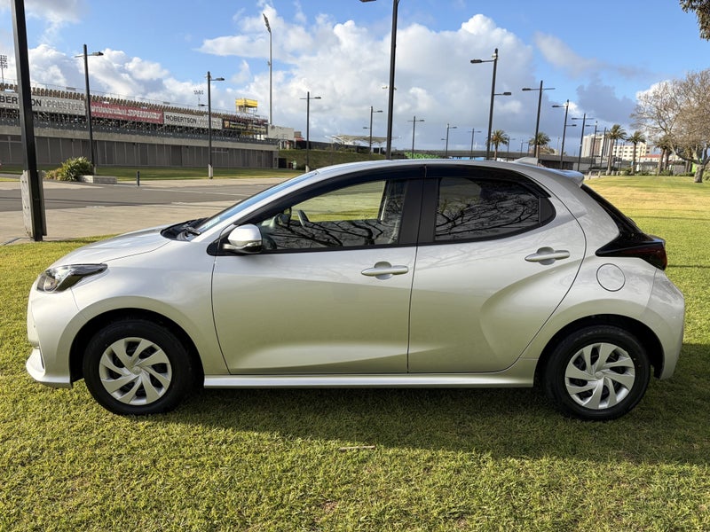 2021 Toyota Yaris 1.5 Hybrid X Automatic Hatch... image 5