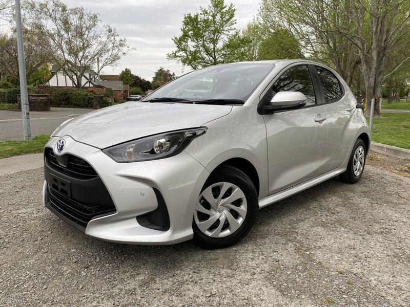 2021 Toyota Yaris 1.5 Hybrid X Hatch image 3