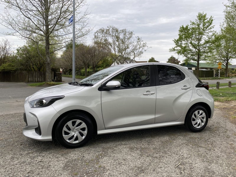 2021 Toyota Yaris 1.5 Hybrid X Hatch image 4