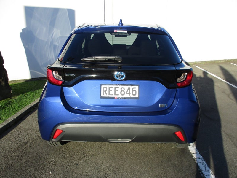 2021 Toyota Yaris 1.5 Hybrid X + Warranty image 3