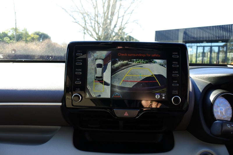 2021 Toyota Yaris 1.5 Hybrid Z image 5