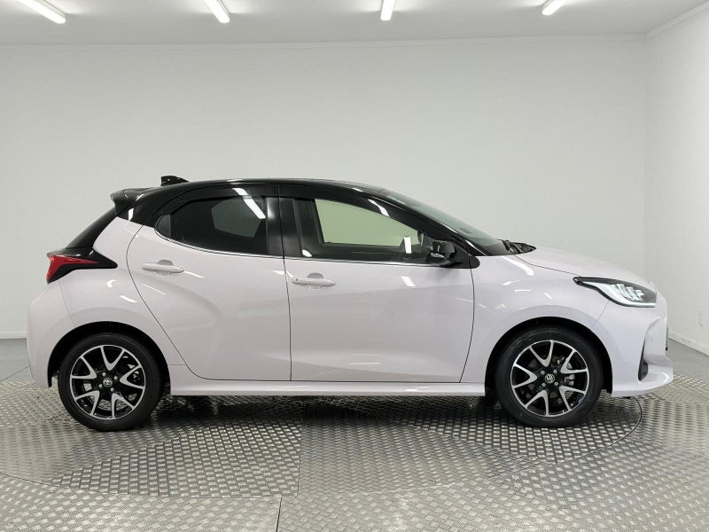2021 Toyota Yaris 1.5 Hybrid Z image 2