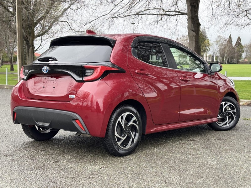 2021 Toyota Yaris 1.5 Hybrid Z 5 Dr Hatch image 5