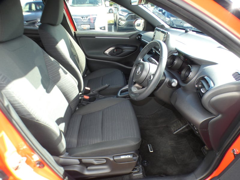 2021 Toyota Yaris 1.5 Hybrid Z 5 Dr Hatch CVT 2... image 2