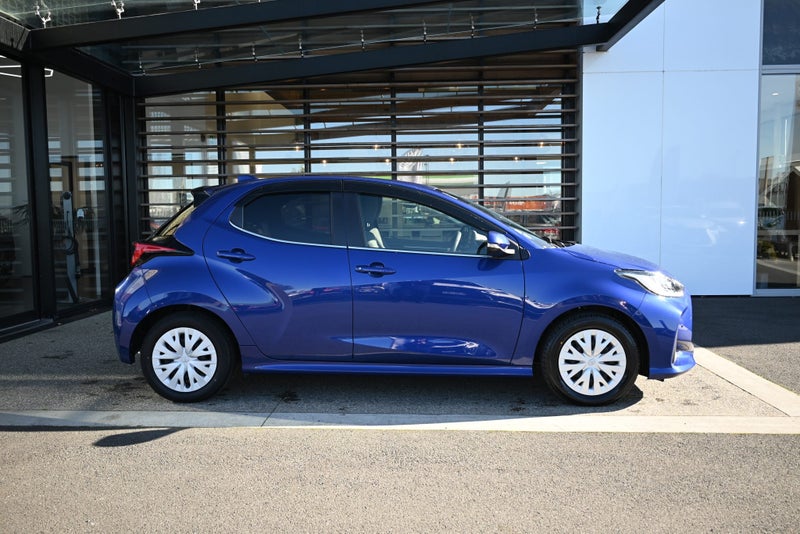 2021 Toyota Yaris 1.5 Hybrid Z 5 Dr Hatch CVT 2... image 5