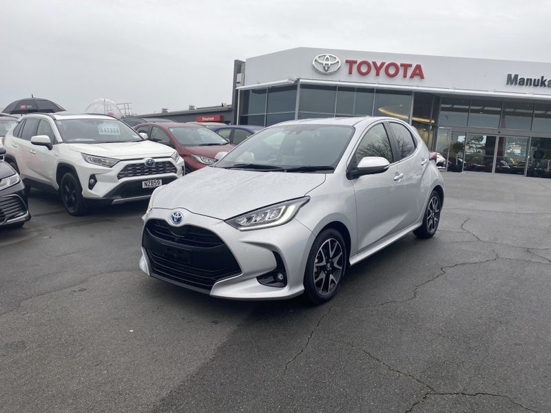 2021 Toyota Yaris 1.5 Hybrid Z 5 Dr Hatch CVT 2... image 5