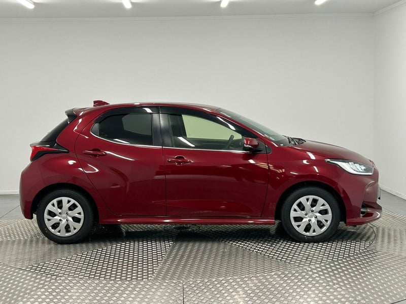 2021 Toyota Yaris 1.5 Hybrid Z image 2