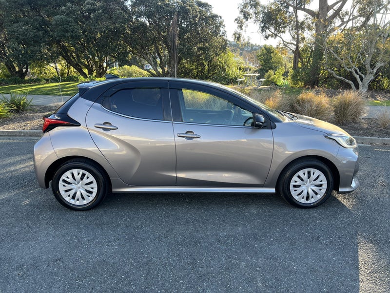2021 Toyota Yaris 1.5 Hybrid Z image 3