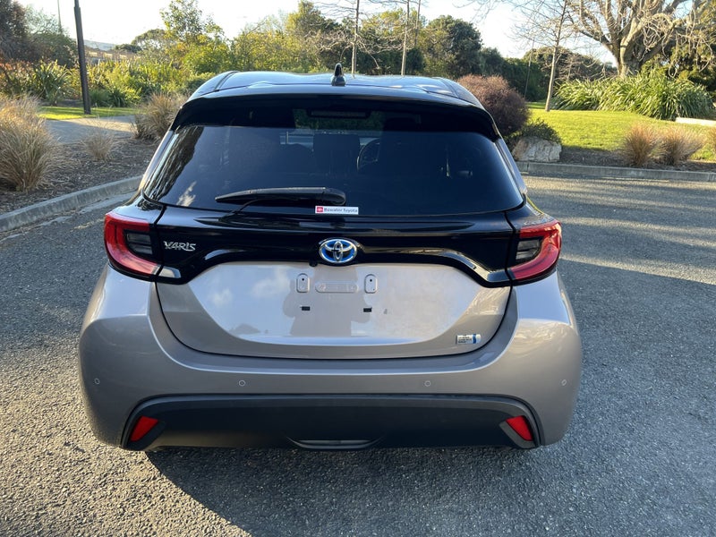 2021 Toyota Yaris 1.5 Hybrid Z image 4